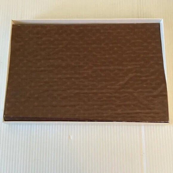 Forrest Gump (Blu-ray Disc, 2009, 2-Disc Set, Chocolate Box Gift Set With Book) - Picture 2 of 8